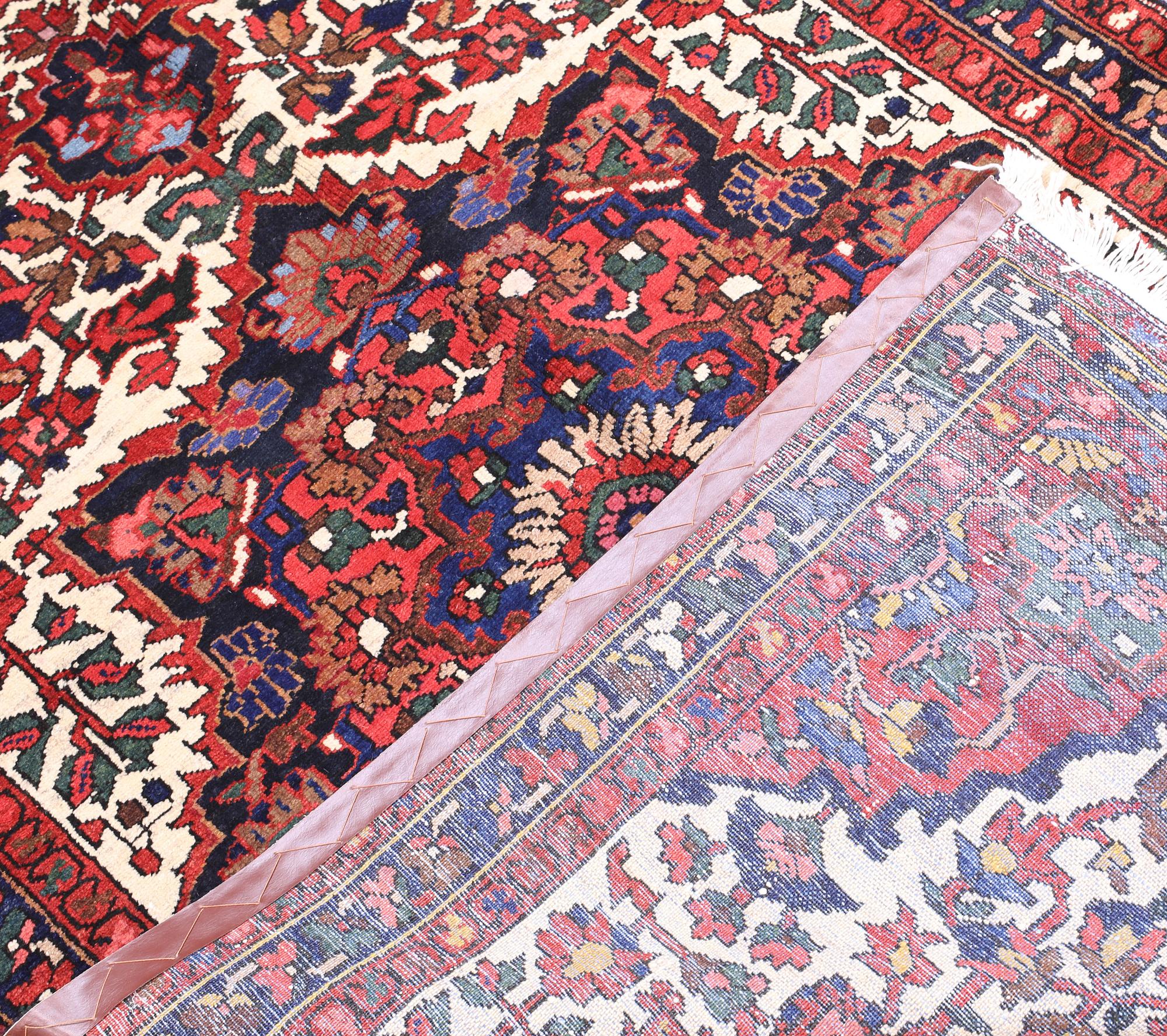 A semi-antique Bakhtiari carpet, approx. 201 x 133 cm.