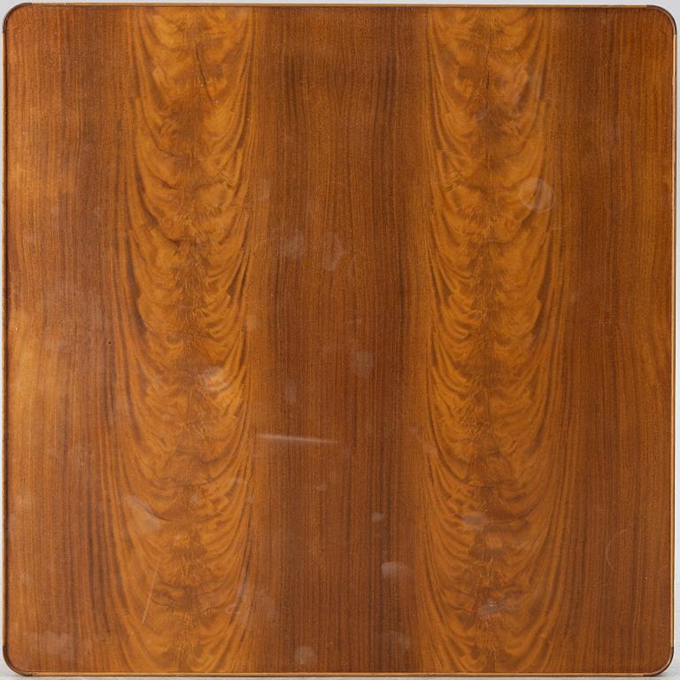 Josef Frank, coffee table, "Diplomat", model B2073, Svenskt Tenn, designed in 1949, manufactured before 1985.