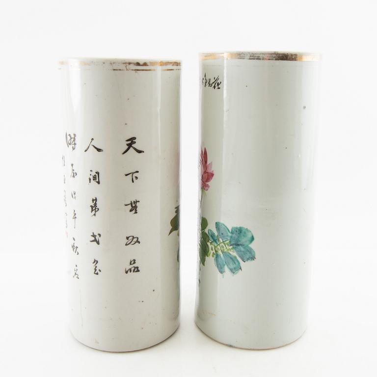 Penselvaser 2 st Kina 1900-tal porslin.