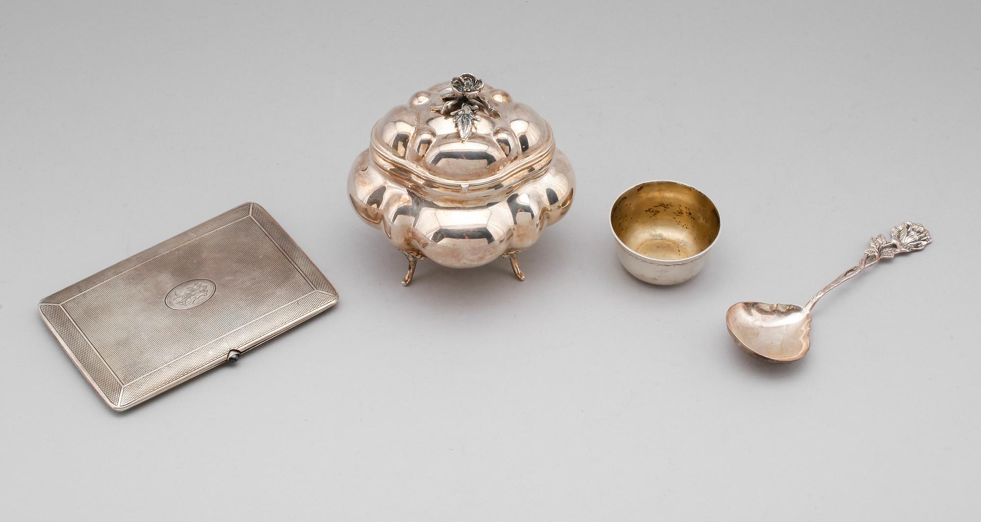 SILVERFÖREMÅL, 4 st, 1900-tal. Vikt ca 419 gram.