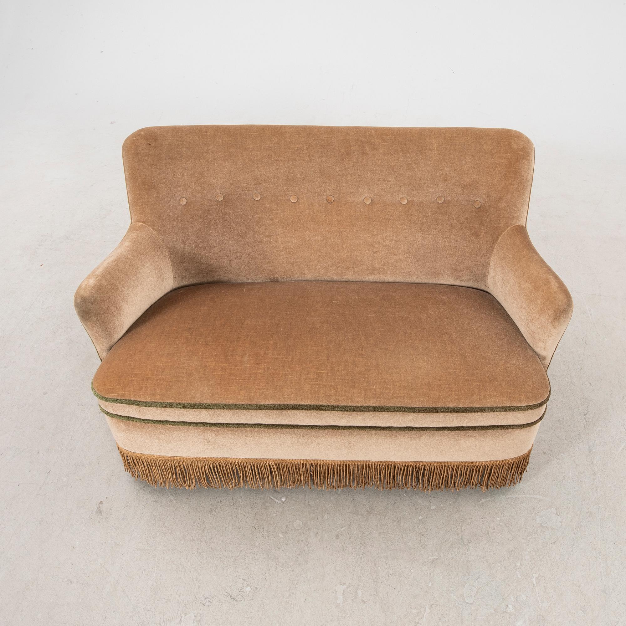 A 1940/50s sofa.