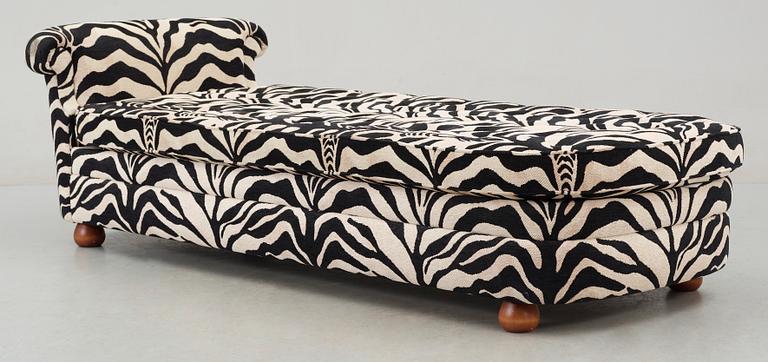 DAGBÄDD, Josef Frank för Firma Svenskt Tenn, modell Couch 775.