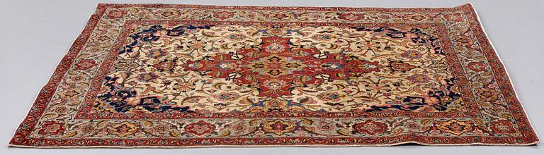 MATTA, semiantik Täbris, ca 178,5 x 137 cm.