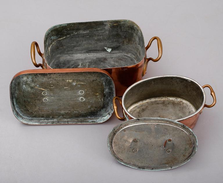 KITTLAR MED LOCK, 2 st, koppar, 1800-tal.