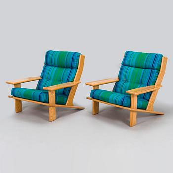 Esko Pajamies, a pair of 1970s 'Pele' armchairs for Lepo.