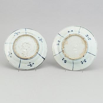 A set of two blue and white kraak dishes, Ming dynasty, Wanli (1572-1620).