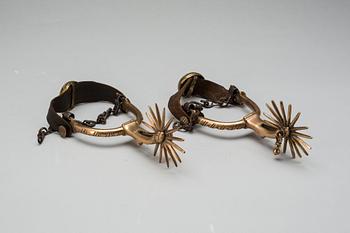 SPORRAR, ett par. Mässing.