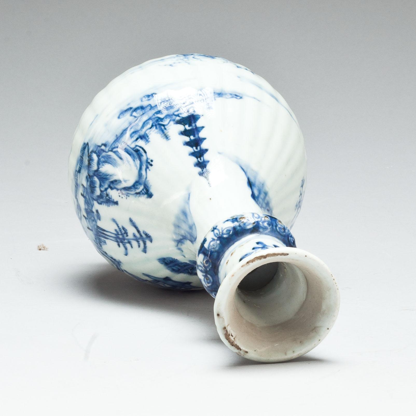 VAS, porslin. Kina 1700-talets första hälft.