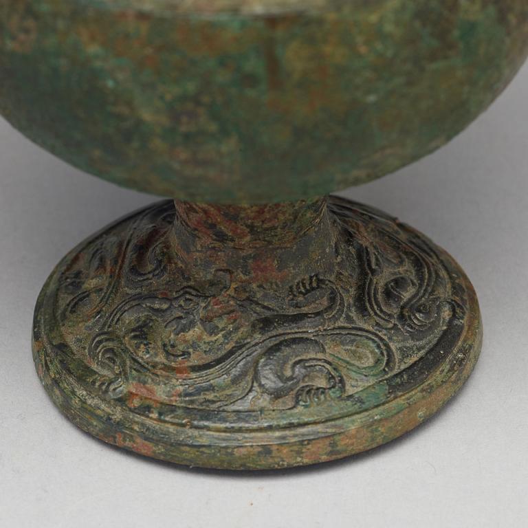 PARTI, bronsföremål, fem delar. Bl.a. Handynastin (206 f. Kr - 220 e. Kr.).