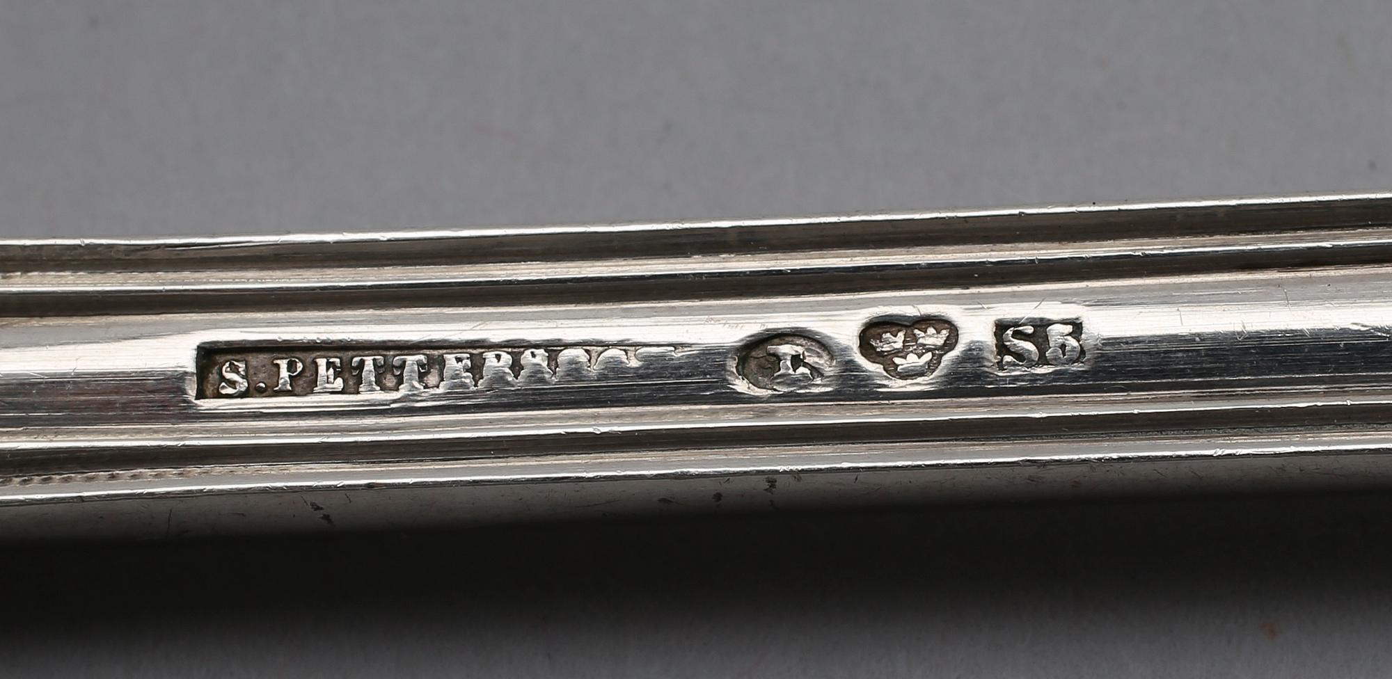 RAGUSKED, silver, Samuel Petterson, Linköping 1872. Total vikt ca 112 g.