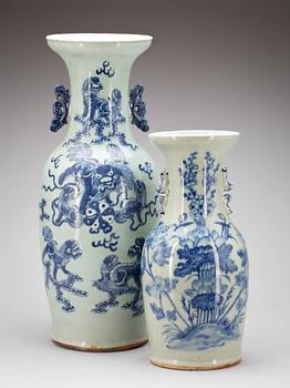 GOLVVASER, 2 st, porslin. Kina. 1800/1900-tal.