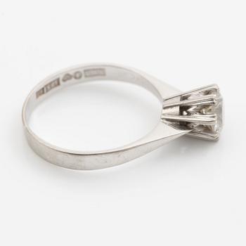 Ring, enstensring, 18K vitguld med rund briljantslipad diamant 1.02 ct.