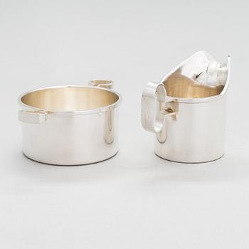 Bertel Gardberg, silver sugar bowl (830) and cream jug (925) for Kultateollisuus oy, Turku 1979 and 1977.