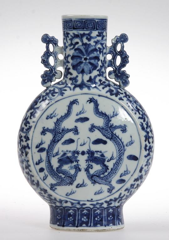 PILGRIMSKRUS, porslin, Kina, 1800-tal.