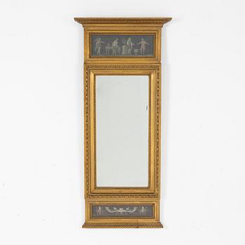A late Gustavian mirror, around the year 1800.
