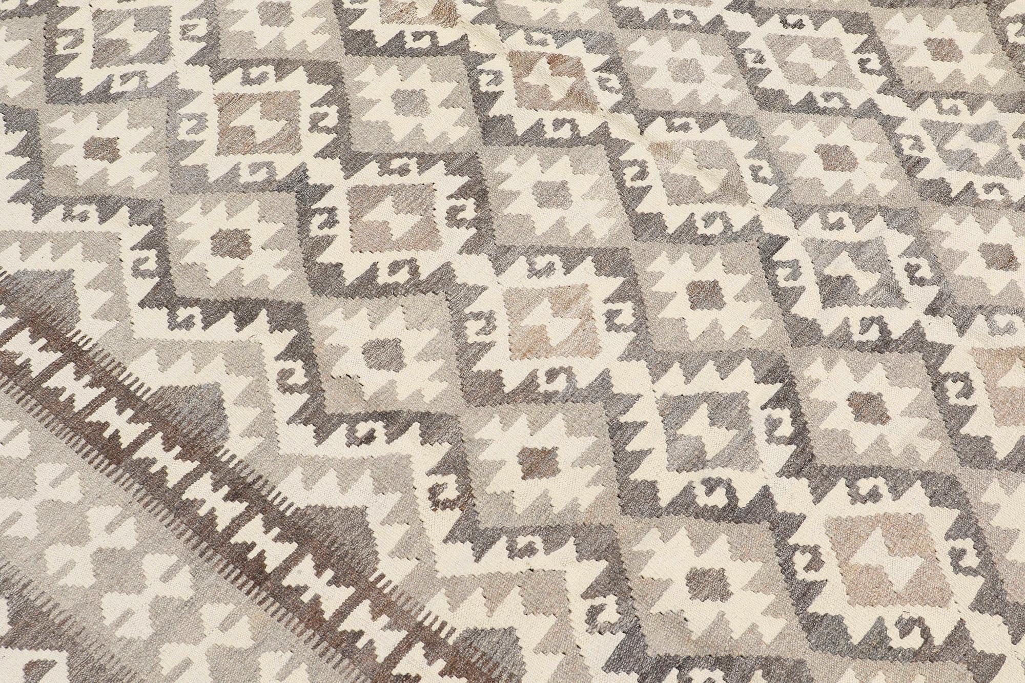 A carpet, Kilim, ca 305 x 198 cm.