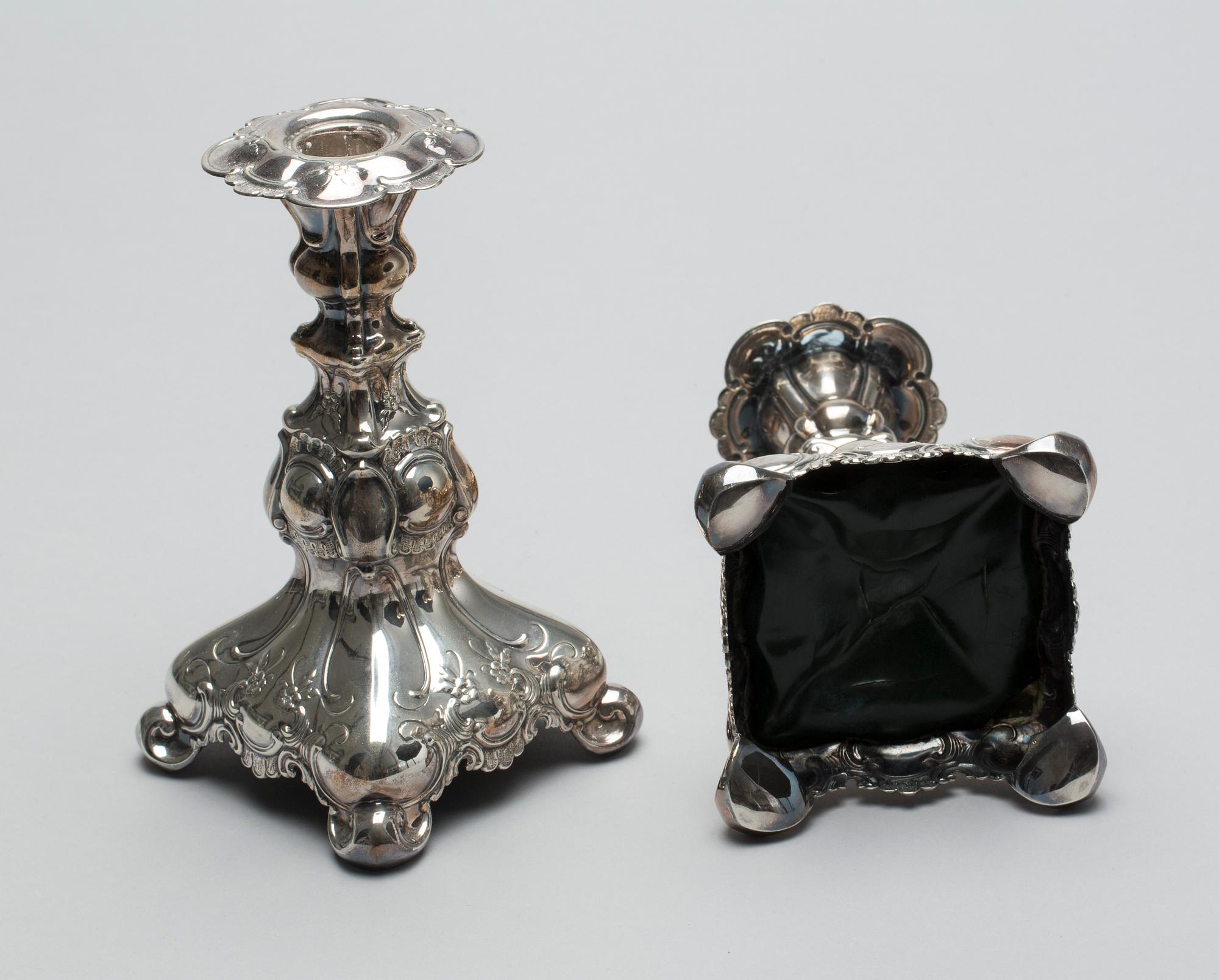 LJUSSTAKAR, ett par, silver, rokokostil, GAB, 1950.