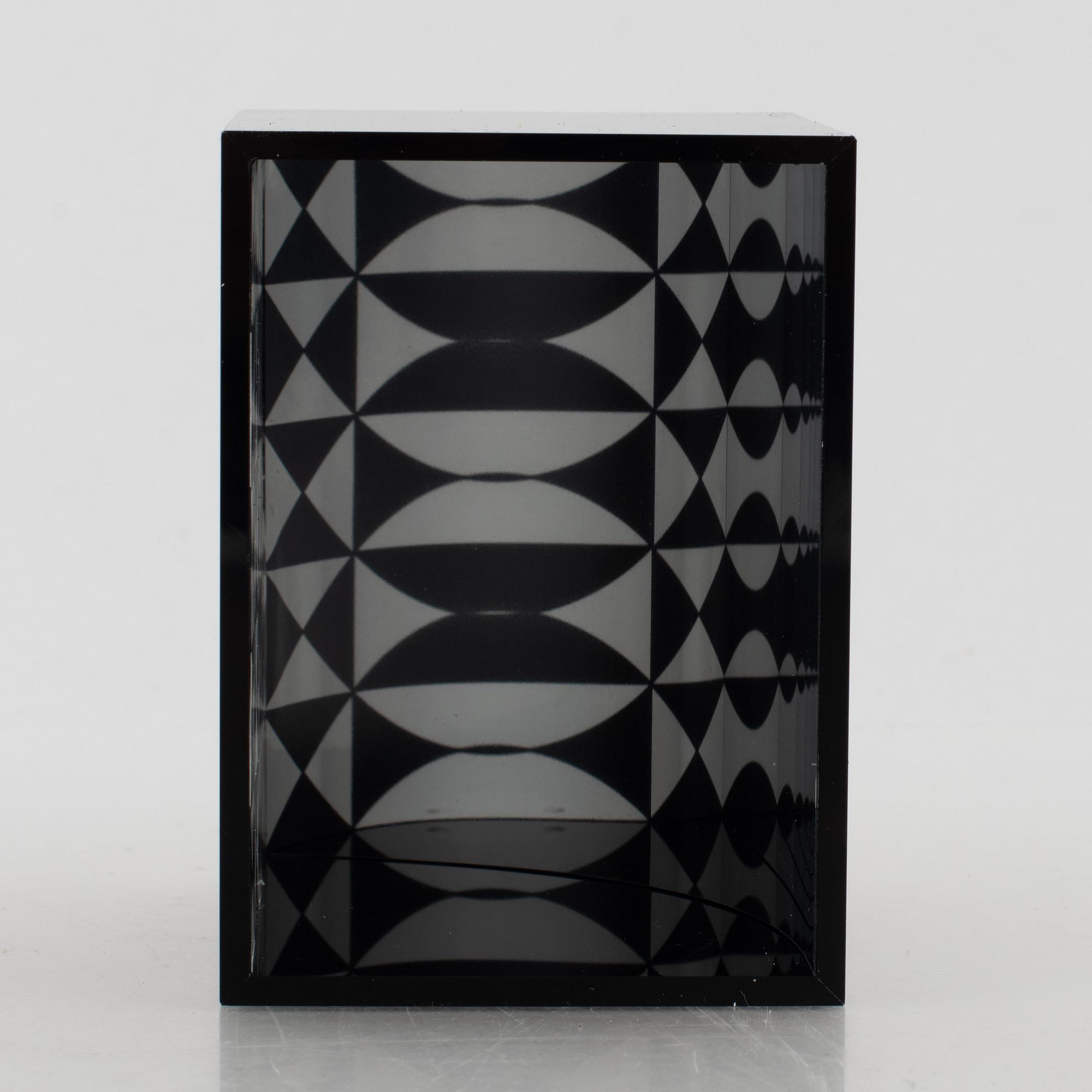 Julio Le Parc, "Image virtuel par déplacement du spectateur".