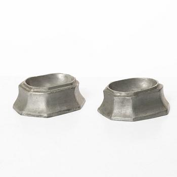 Rokoko, A pair of Swedish pewter salt cellars, 18th century.