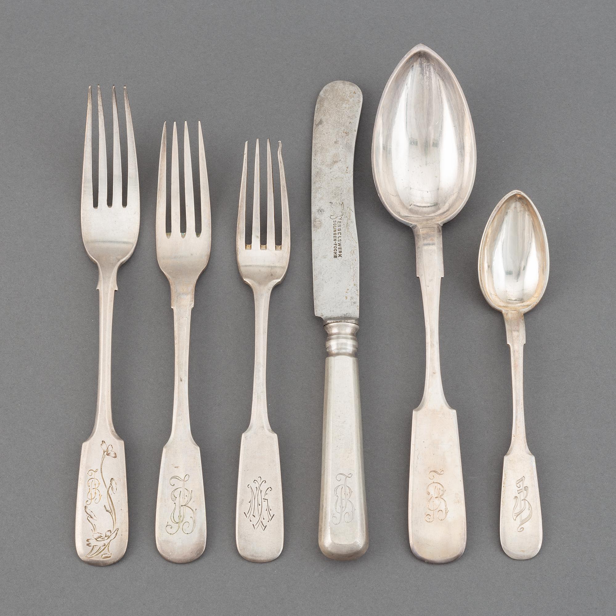 36 pieces silver cutlery, including Moscow 1894-95.