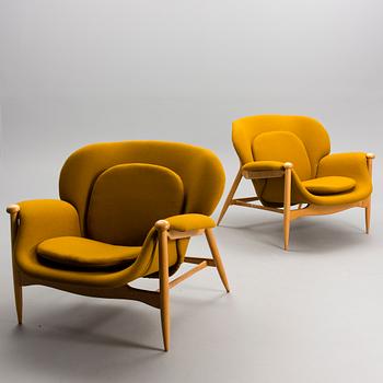 CARIN BRYGGMAN, A PAIR OF ARMCHAIRS.