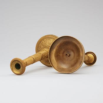 LJUSSTAKAR, ett par. Frankrike, 1800-talets början. Empire.