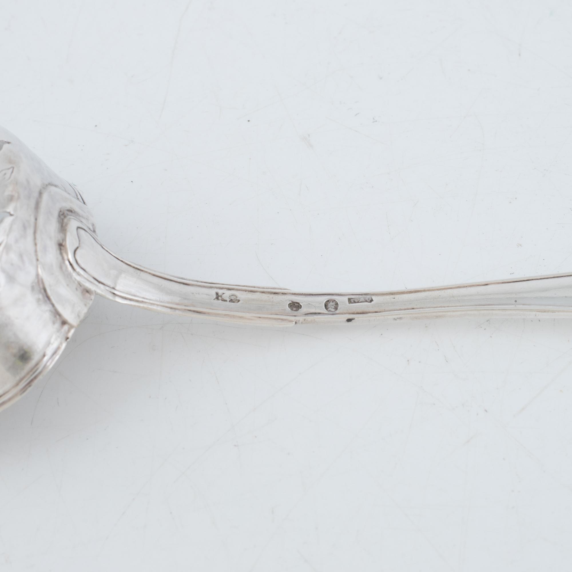 Erik Ernander, sockerskål med lock samt strösked, silver, Uppsala 1790. Gustaviansk.