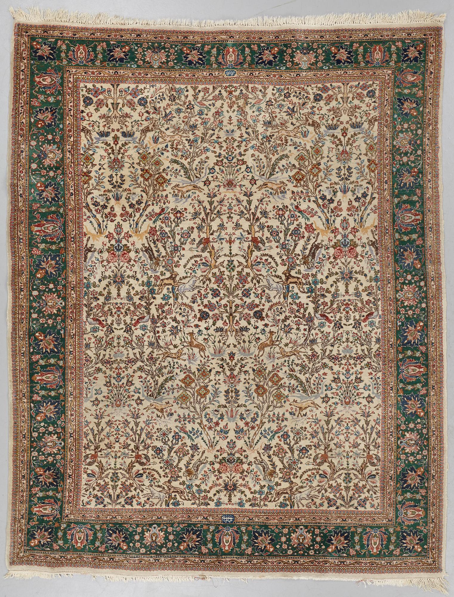 A carpet, semi-antique Tabriz figural, ca 256,5 x 205 cm.