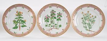 A Royal Copenhagen 'Flora Danica' part dinner service, Denmark, 20th Century.