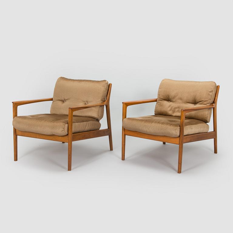Folke Ohlsson, a pair of armchairs 'USA 75' Dux.