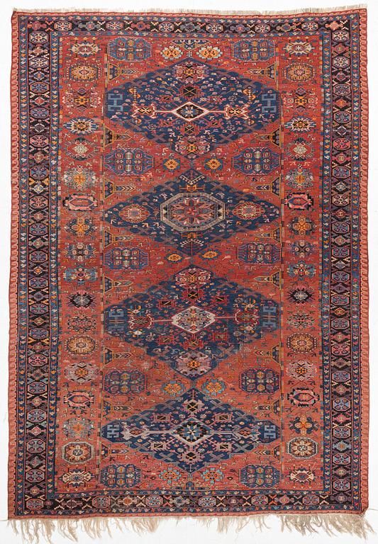 Matta, antik Soumak,  Östra Kaukasus, ca 368 x 262 cm.