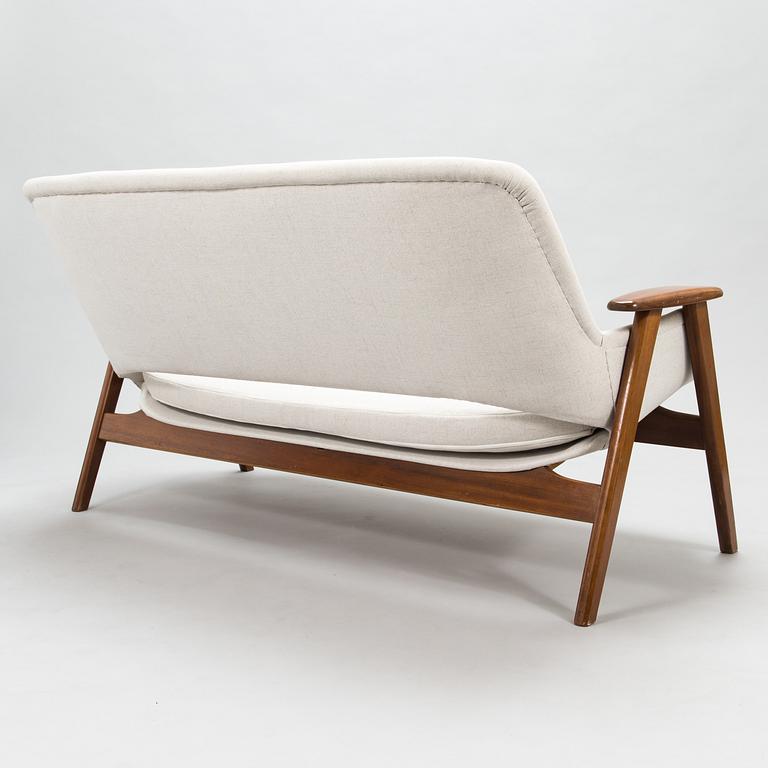 Olof Ottelin, a 1960's, 'Mister' sofa for Oy Stockmann Ab, Keravan puusepäntehdas.