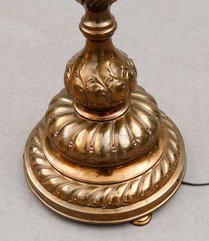 GOLVLAMPA, 1900-talets början.