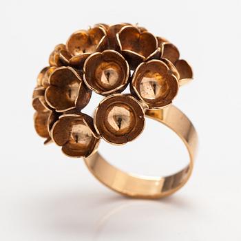 Liisa Vitali, "Kevät", a 14K gold ring. Westerback, Helsinki 1973.