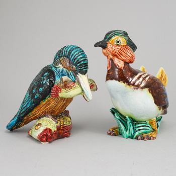 GUNNAR NYLUND, two stoneware sculptures of birds, Rörstrand, Sweden mid 20th century.