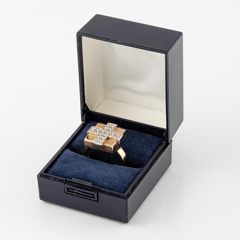 Gunnar Cyrén, a ring 18K rose and white gold with 20 brilliant-cut diamonds, unique, Gävle 1998.