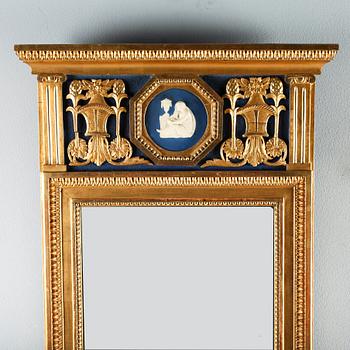 SPEGEL, sengustaviansk, omkring år 1800.