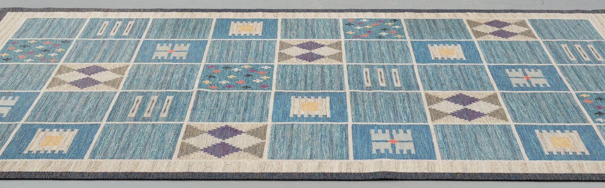 Rakel Carlander, Matta, rölakan, ca 306,5-307,5 x 199-200 cm, signerad RC, omkring 1950.