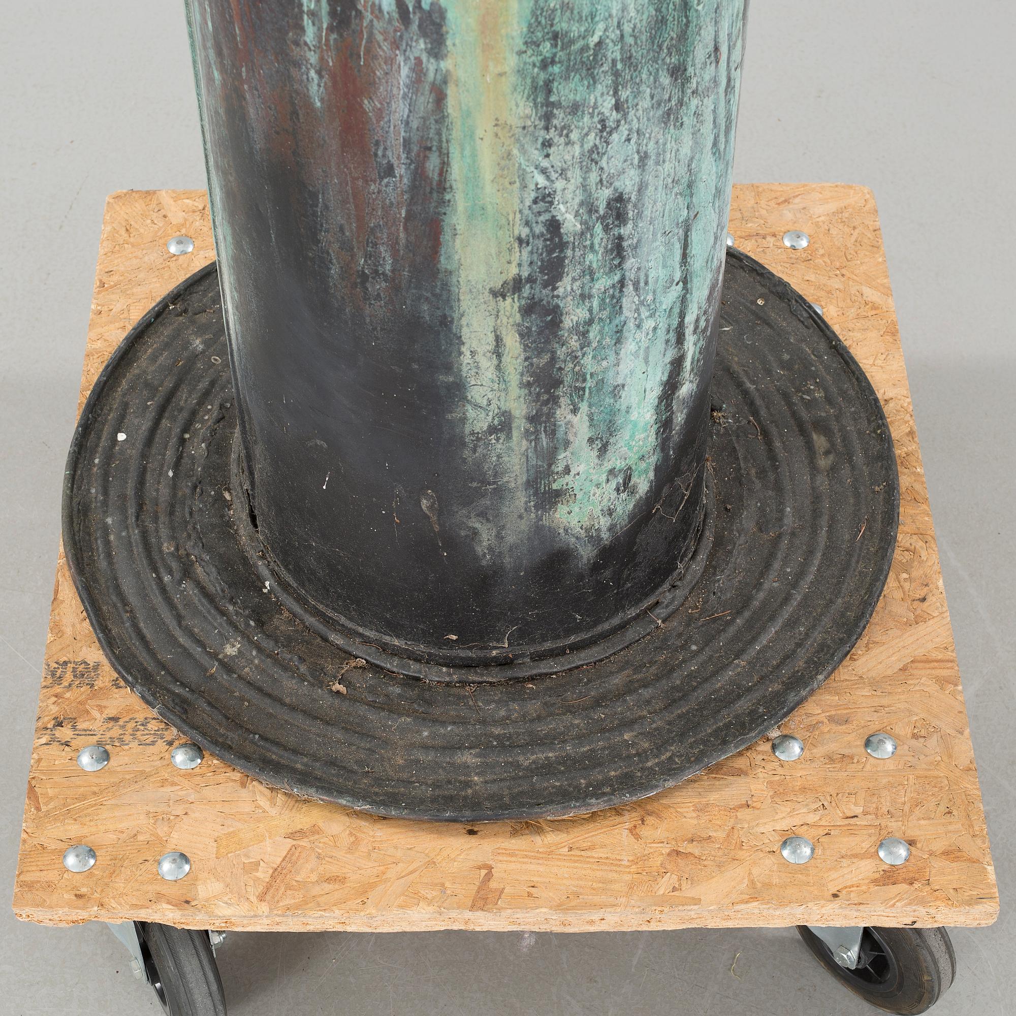 LARS STOCKS, birdbatch /sculpture, not siggned.