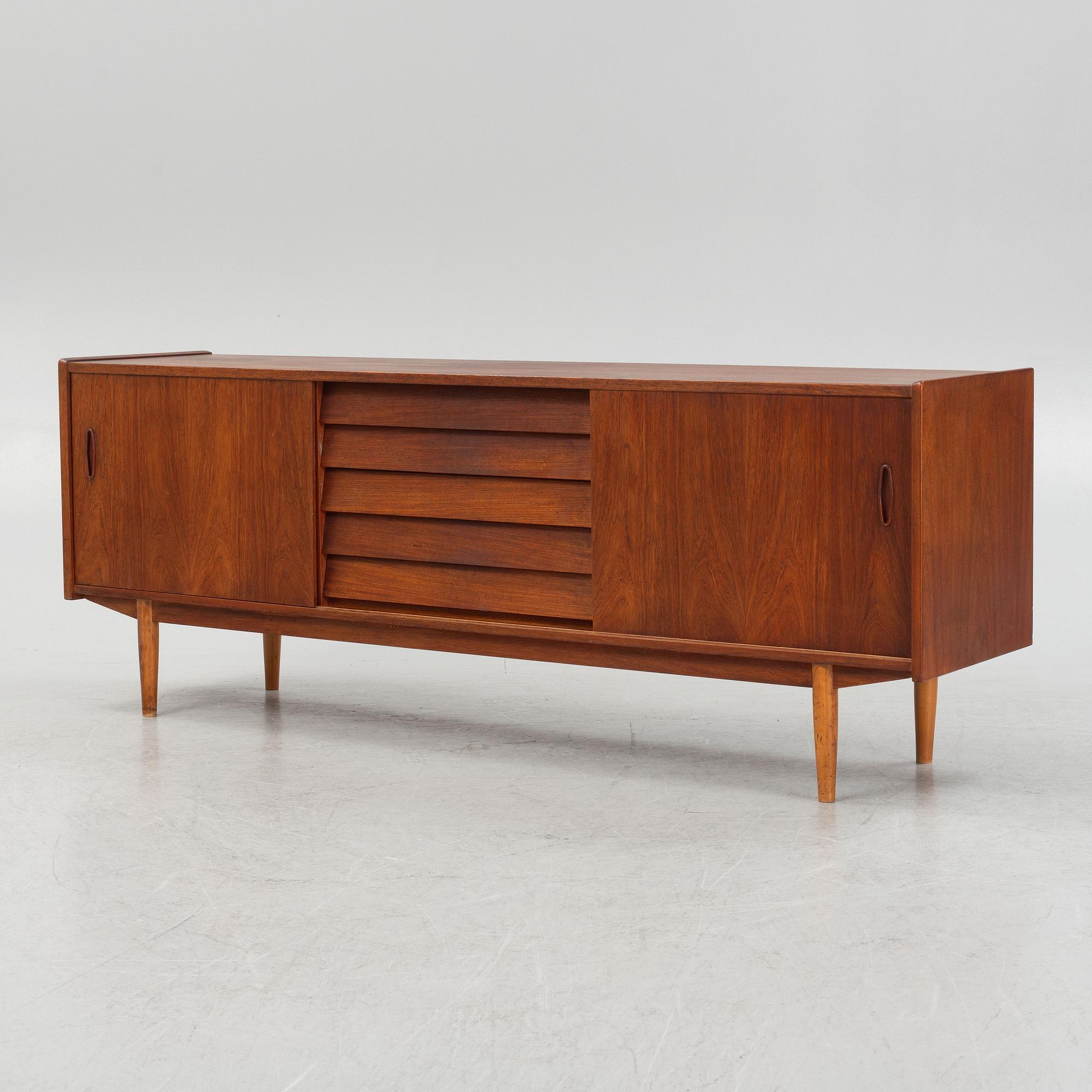 Nils Jonsson, sideboard, "Trio", Hugo Troeds Bjärnum, 1960-tal.