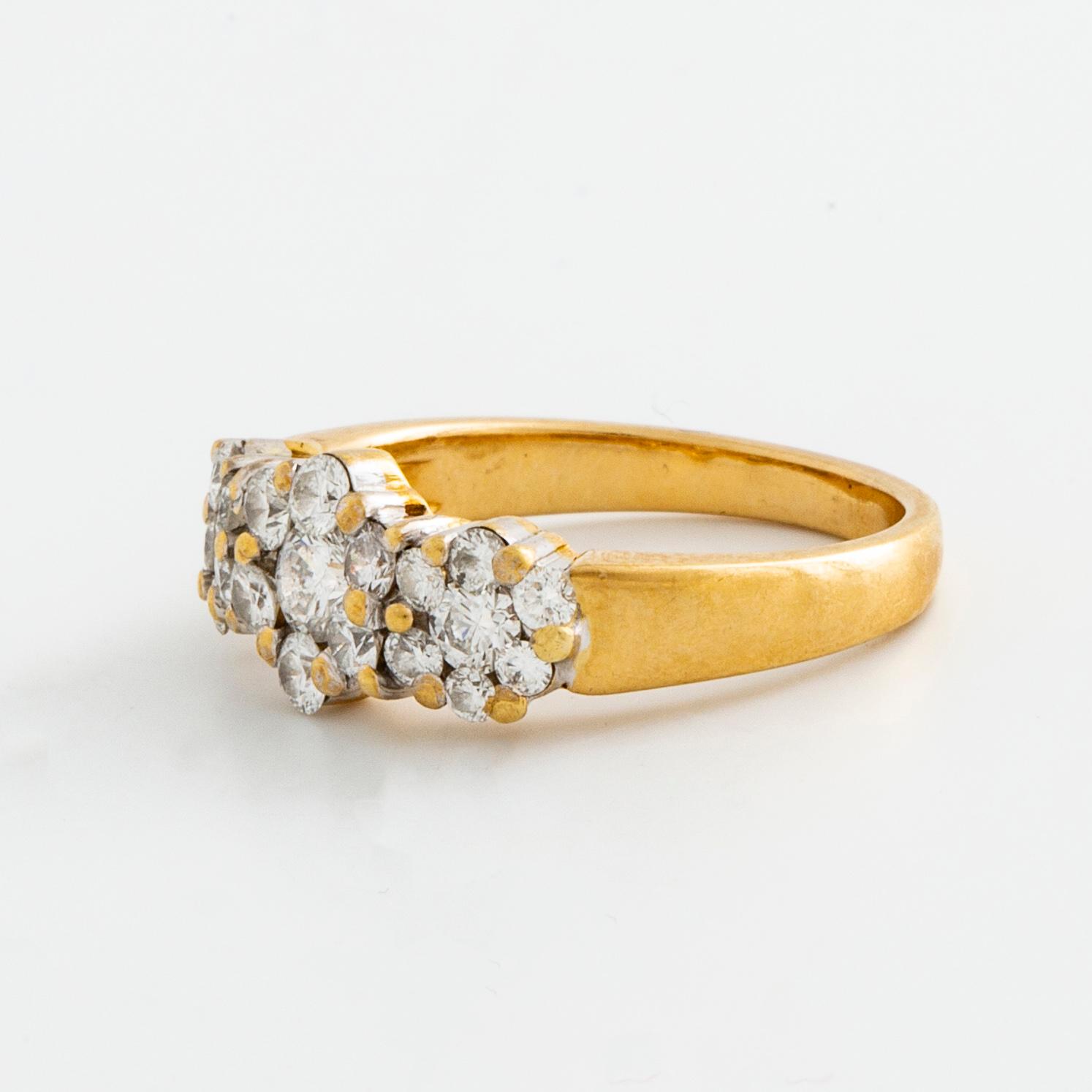 RING 18K gold and whitegold brilliant-cut diamonds approx 0,70 ct in total.