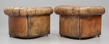 FÅTÖLJER, ett par, Chesterfield-modell, 1900-tal.