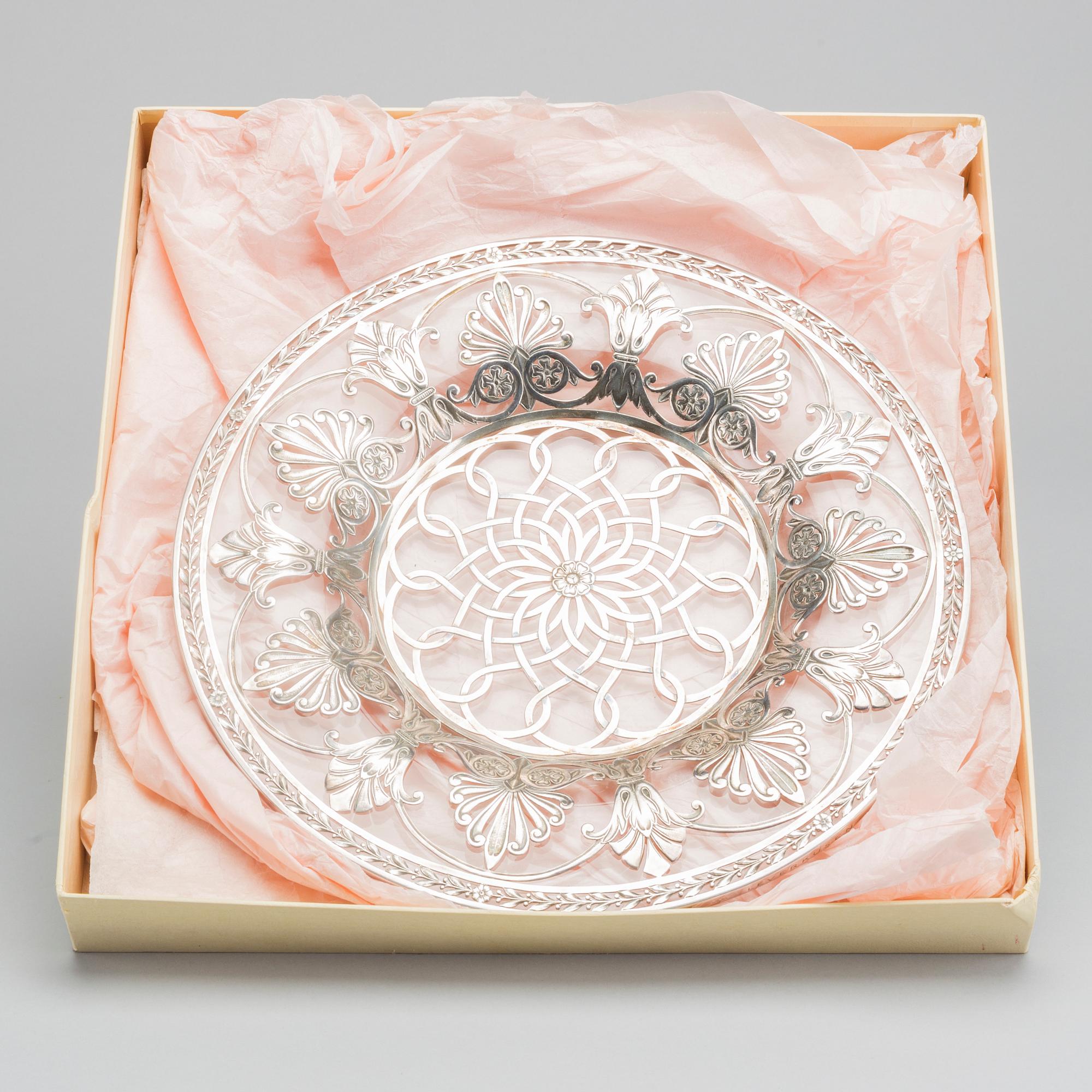 A Swedish 20th century silver and glass dish mark of WA Bohlin Stockholm 1920 diam ca 30,5 cm.