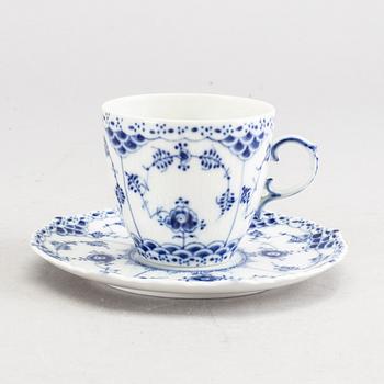 ROYAL COPENHAGEN, kaffeservis, 60 delar, "Musselmalet, helblond".