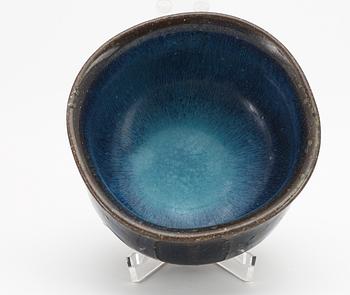 A Wilhelm Kåge 'Farsta' stoneware bowl, Gustavsberg studio 1956.