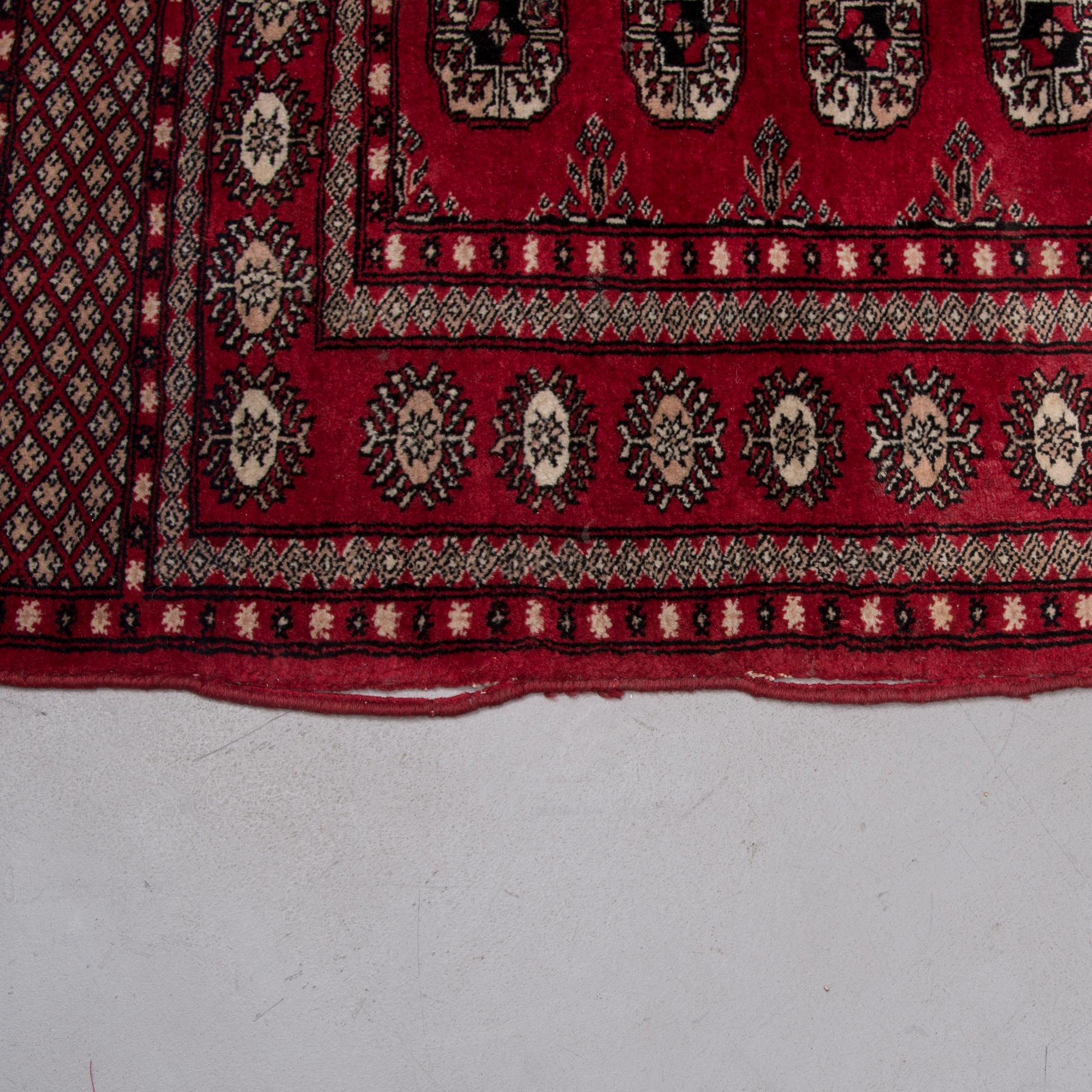 MATTOR, 2 st, orientaliska, ca 163x99 cm, ena Pakistan, ca 95x60 cm.