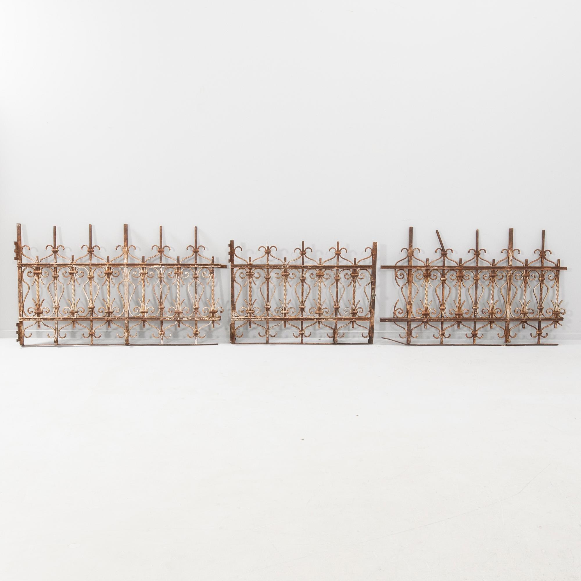 Staket 5 sektioner omkring 1900 smide.