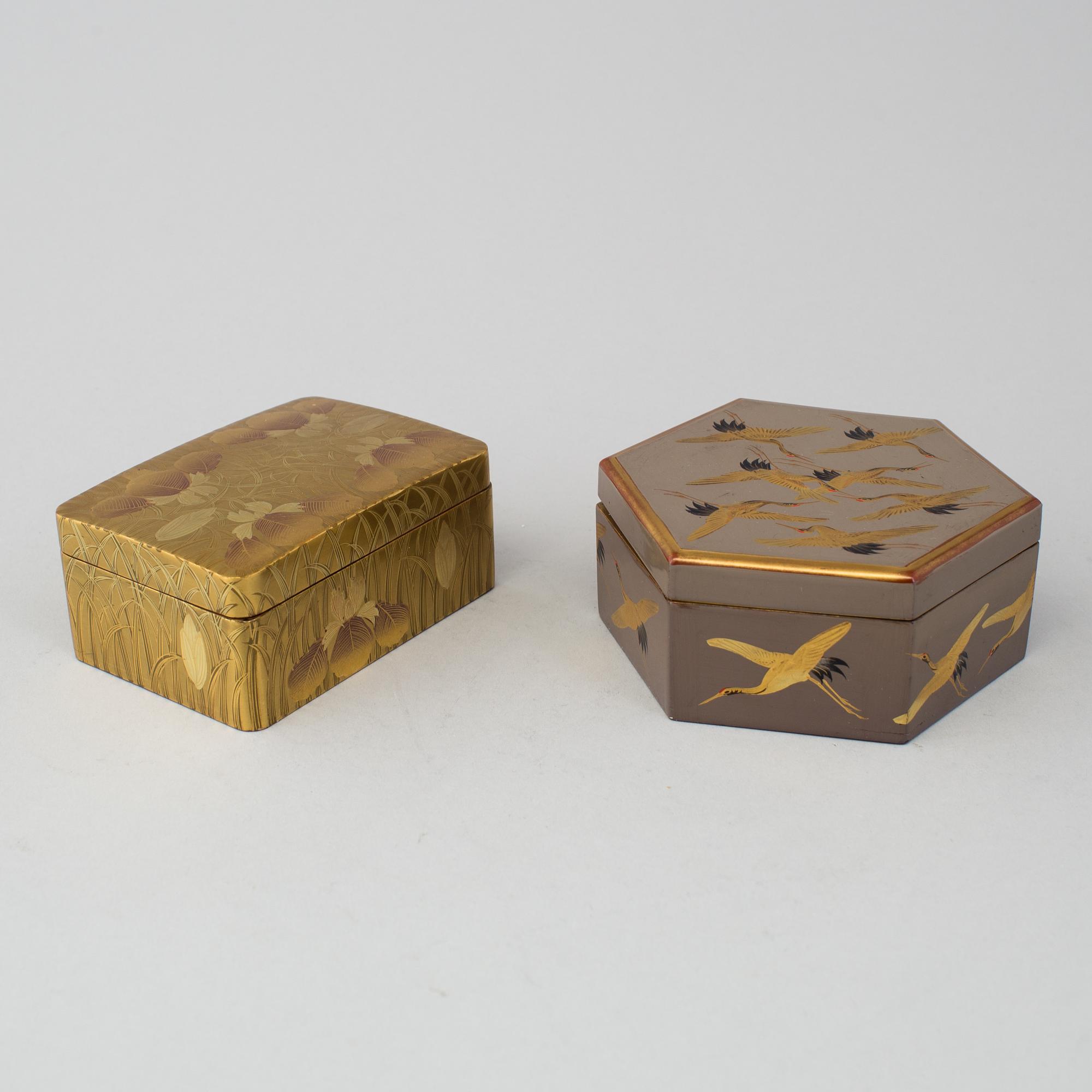 Two Japanese lacqured boxes with covers, early 20th Century.