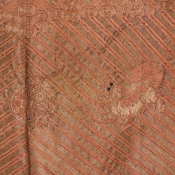 A ROBE, embroidered silk, height 131 cm, China late Qing dynasty (1644-1912).