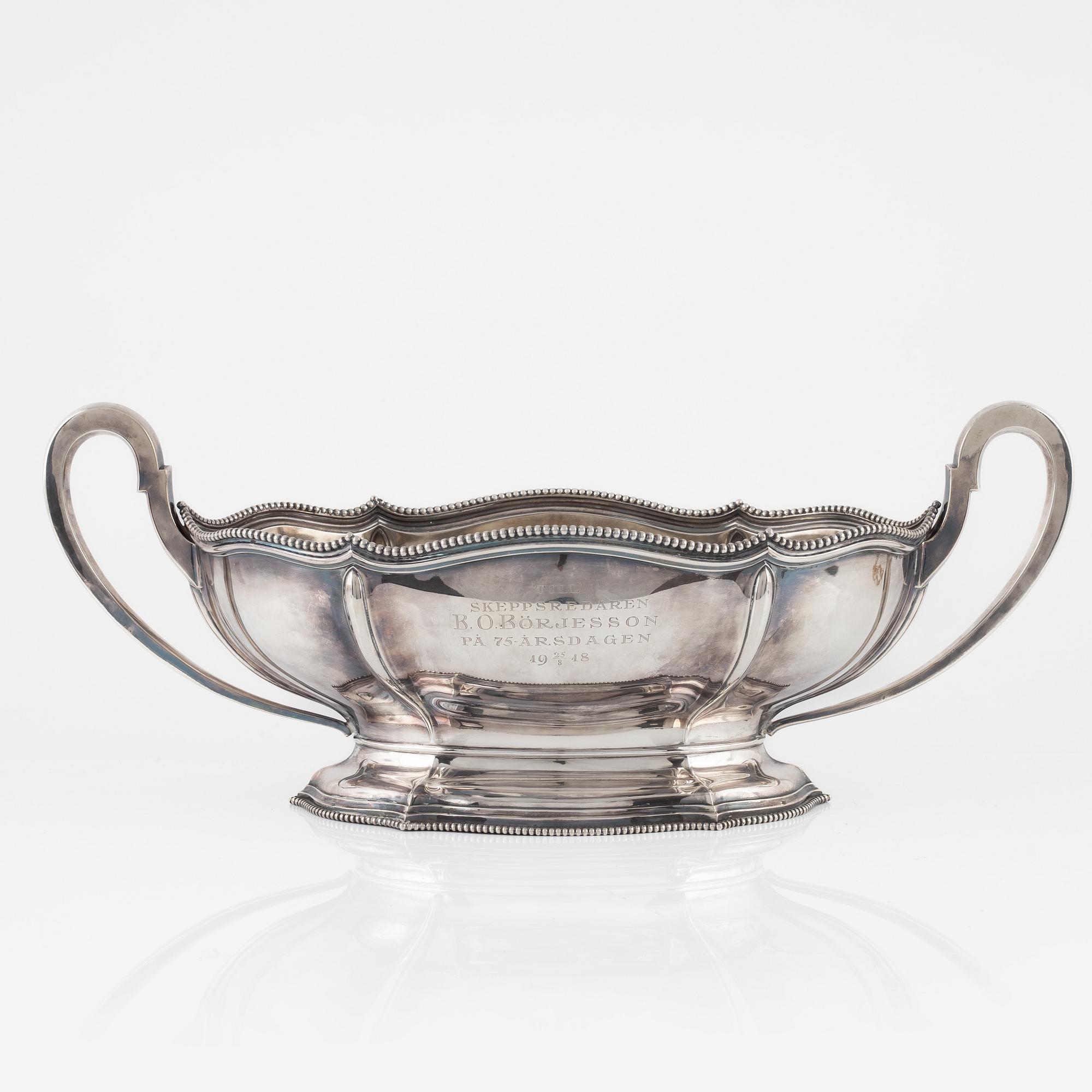 A silver jardiniere, Axel Larson, Helsingborg, 1916.